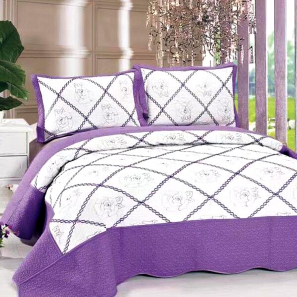 Cuvertura de pat alb cu violet